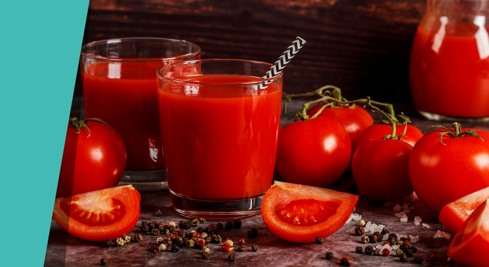 Succo di pomodoro che cambia colore