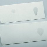 紙の上に水とグリセロールの斑点