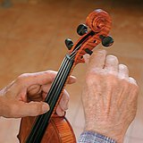 小提琴的制作 - 第四个阶段