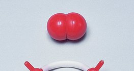 산소 원자의 공간충전모형 및 막대모형