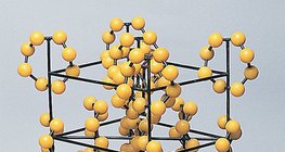 Модель кристаллической решётки серы