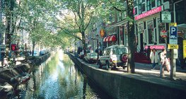 Amsterdam to miasto pełne kanałów