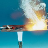 Демонстрация температуры воспламенения красного и белого фосфора
