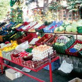 Stragan z warzywami jesienią