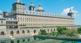 El Escorial jest historyczną rezydencją króla Hiszpanii