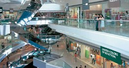 Nowoczesne centrum handlowe w Hongkongu