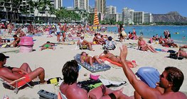 在沙滩上晒太阳