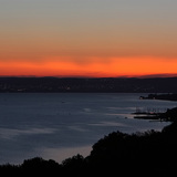 Зрелищный закат солнца после извержения вулкана