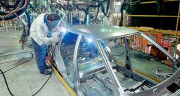 Сборочный цех автозавода Magyar Suzuki (Венгерское Suzuki)