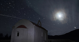 Ścieżka promu kosmicznego Atlantis na niebie