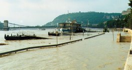 Wylewający Dunaj w Budapeszcie