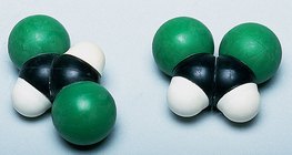 트랜스 및 시스-1,2-다이클로로에테인 분자의 공간충전모형