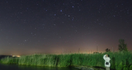 Meteor obok gwiazdozbioru Kasjopei