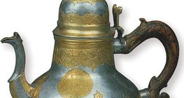 Dekorowana turecki czajniczek na herbatę