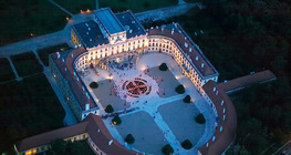 에스테르하지 궁전, 페르퇴드, 헝가리