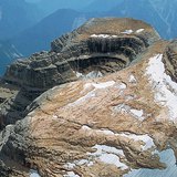 Fold rock layers