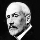 إيوتفوس (1848-1919)
