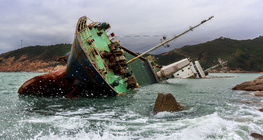 Wrak statku na mieliźnie