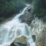 急流、降雨量の多い山流