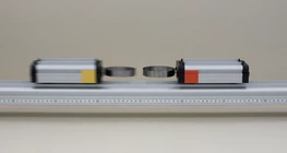 同じ質量の小型車の弾性衝突 I