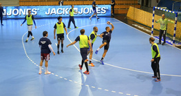 Gra w piłkę ręczną