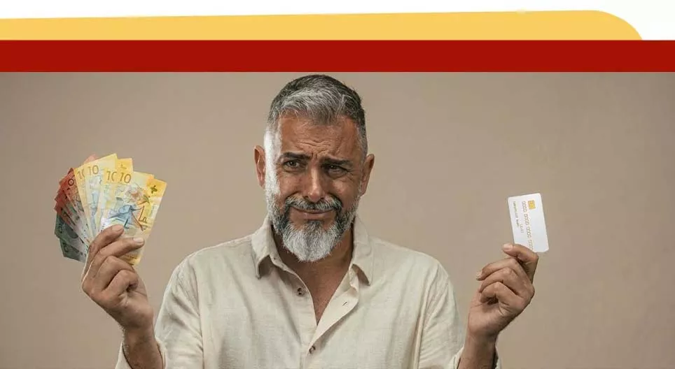 ¿Con tarjeta o en efectivo?